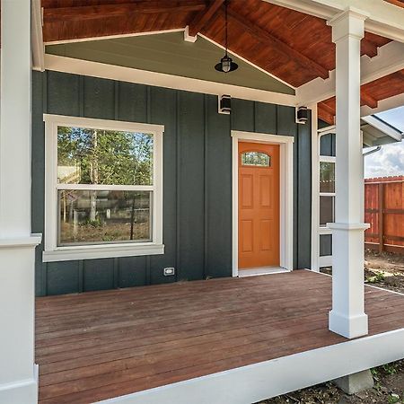 Comfortable Jacksonville House メドフォード エクステリア 写真