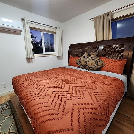 Comfortable Jacksonville House メドフォード エクステリア 写真