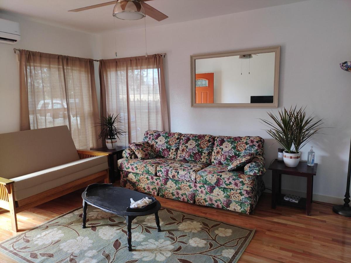 Comfortable Jacksonville House メドフォード エクステリア 写真